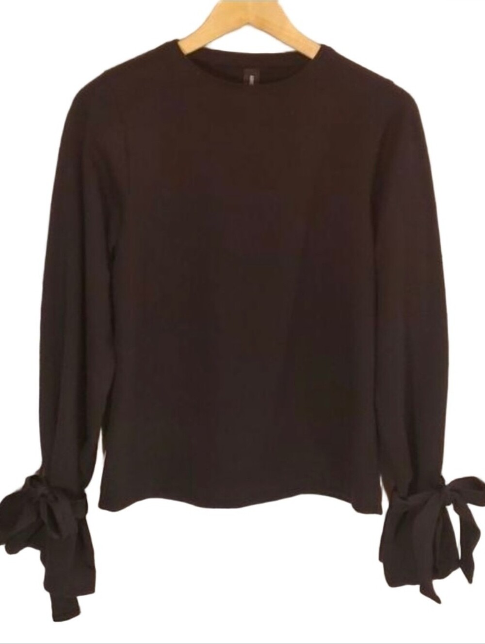 Agnes & Dora black sweatshirt